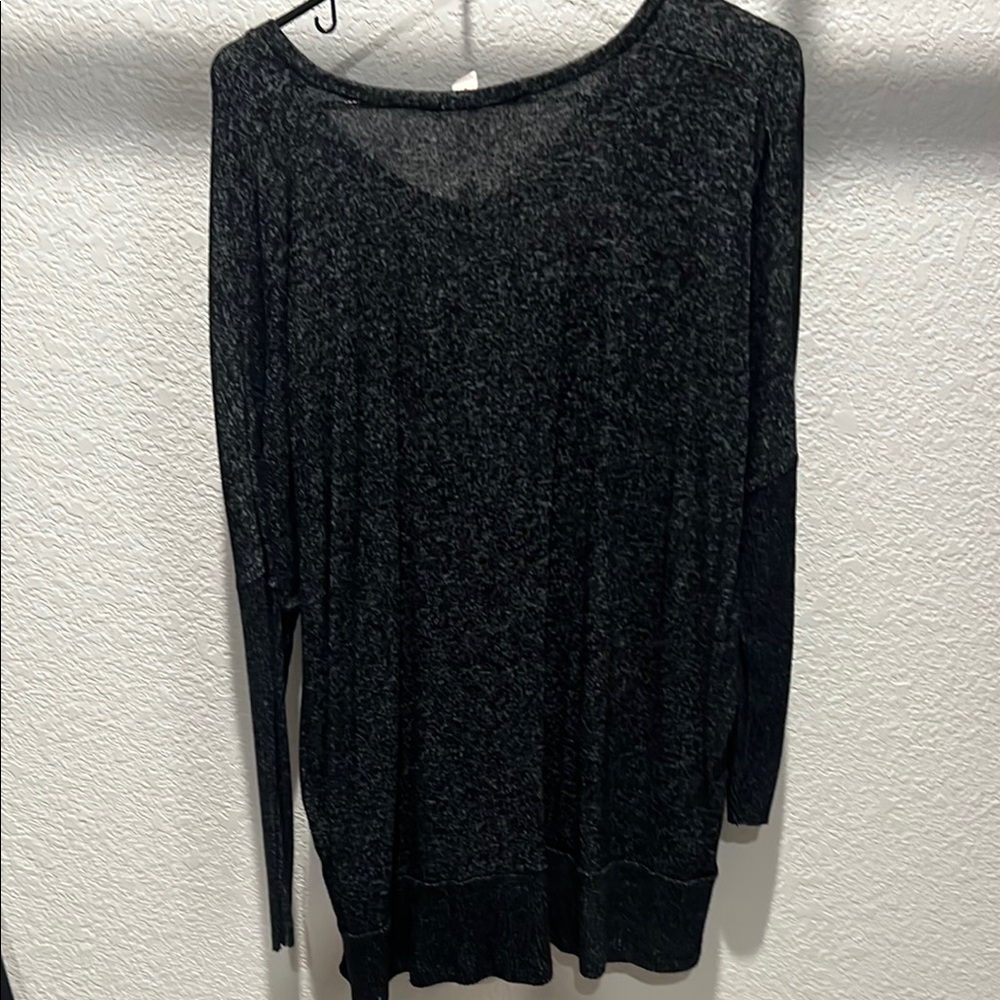 Arizona Jean Company Black Relaxed Asymmetrical Blouse - Picture 3 of 4